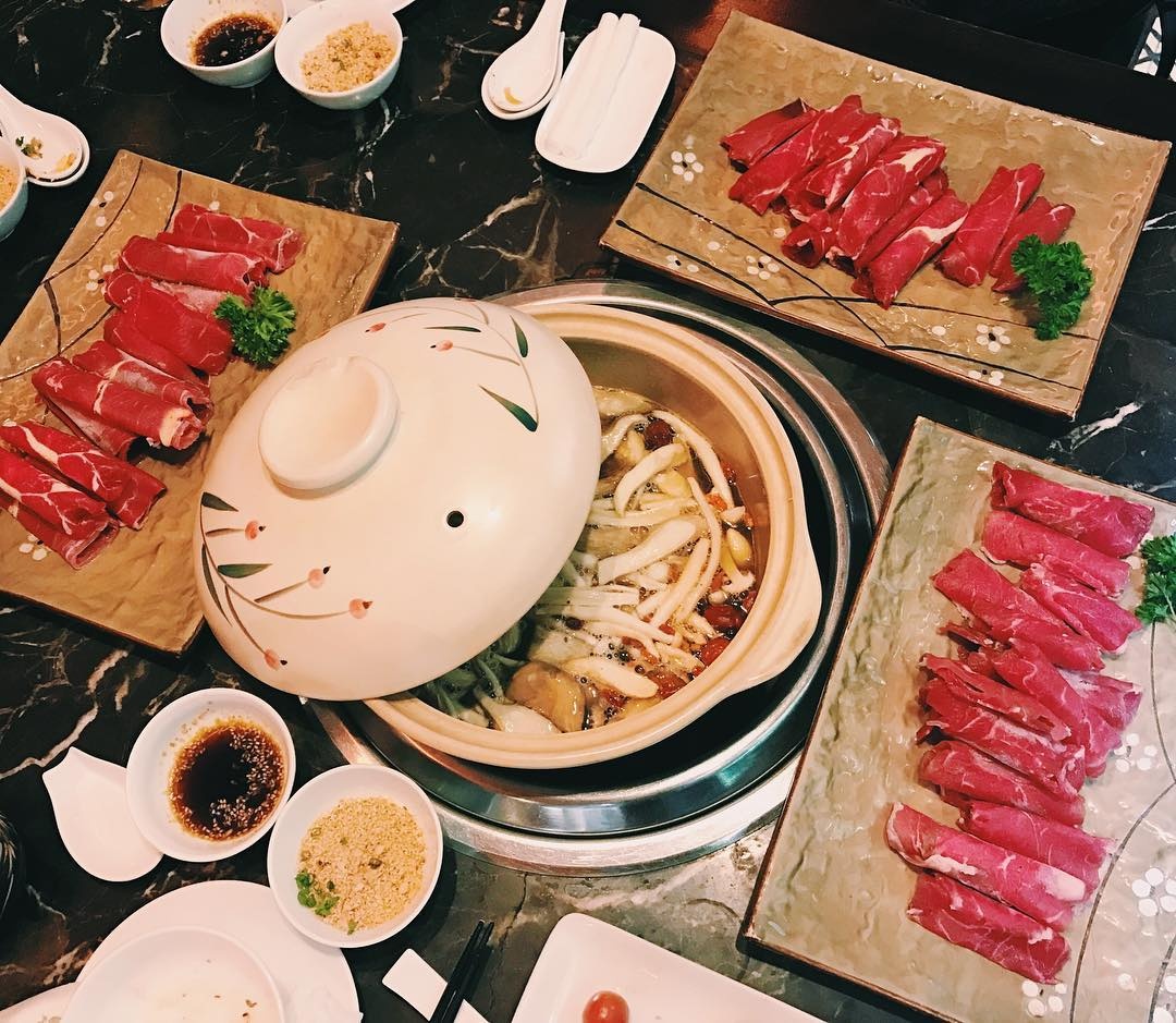 cac quan lau Ha Noi ngay gio mua anh 17