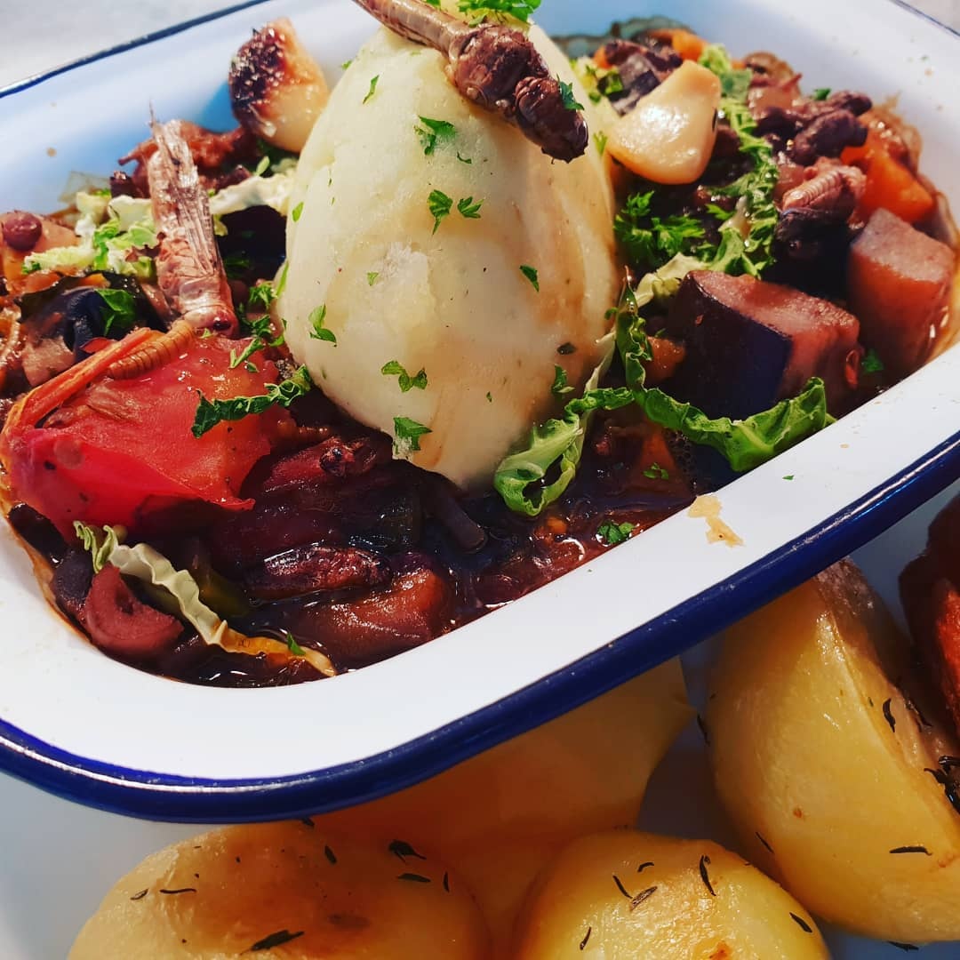 7 mon con trung noi tieng anh 8