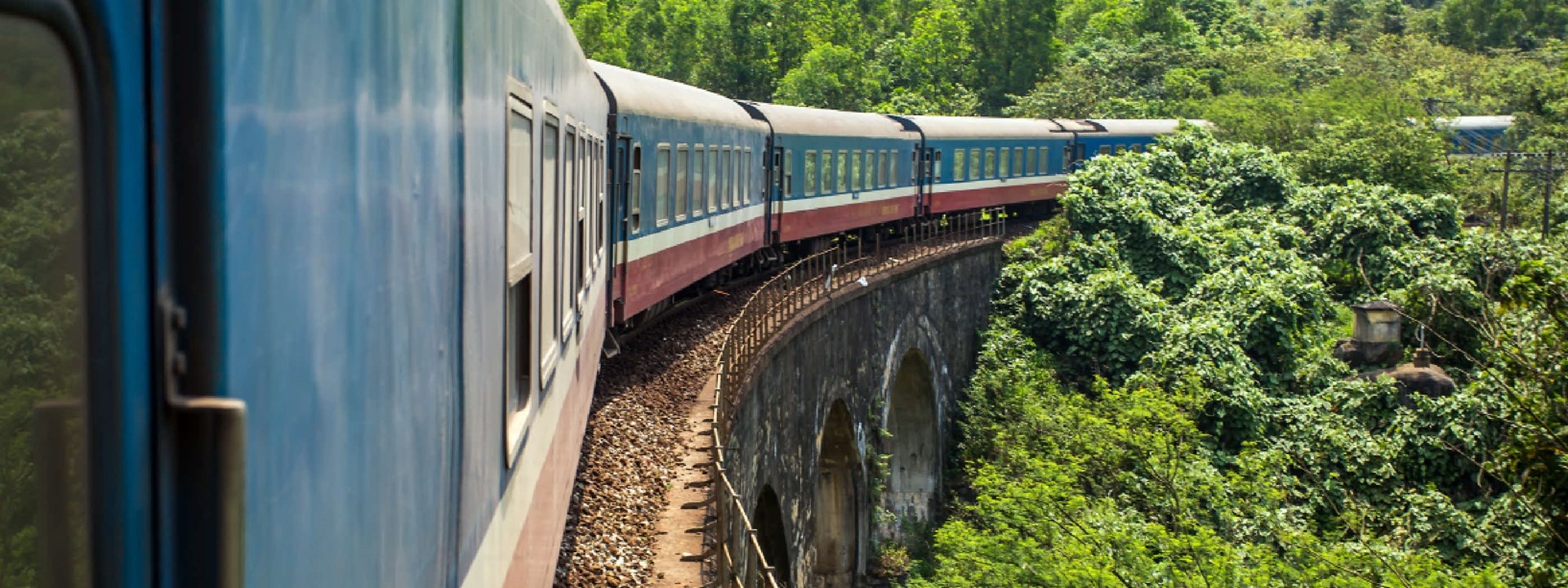 hanh trinh tau hoa dep nhat the gioi anh 2