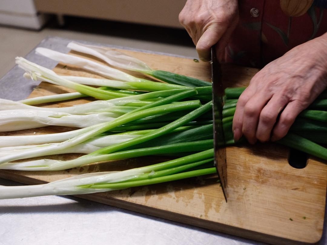 Meo lam sach 8 loai rau cu dung cach cho bua an them ngon hinh anh