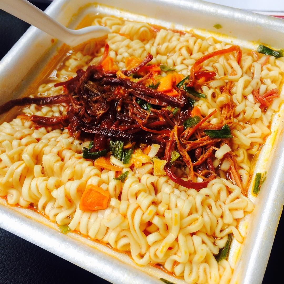 quan an vat cua the he 8X 9X anh 10