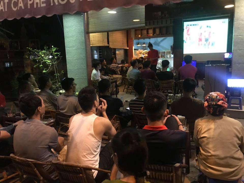 quan xem bong da co vu tuyen Viet Nam tai Ha Noi anh 14