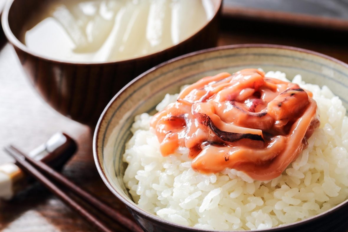 Hai san len men, nhen chien gion - mon an kinh di ban co dam thu? hinh anh