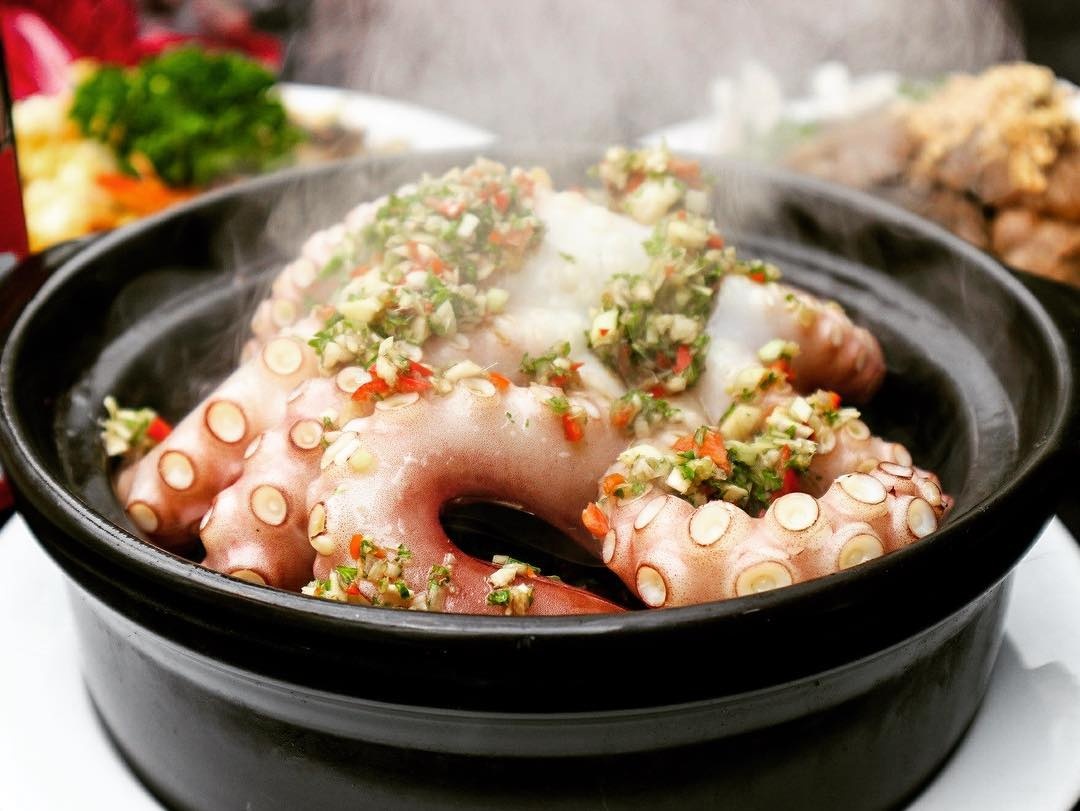 Ru nhau an lau tuyet ngon cho ngay cuoi tuan tai Ha Noi hinh anh