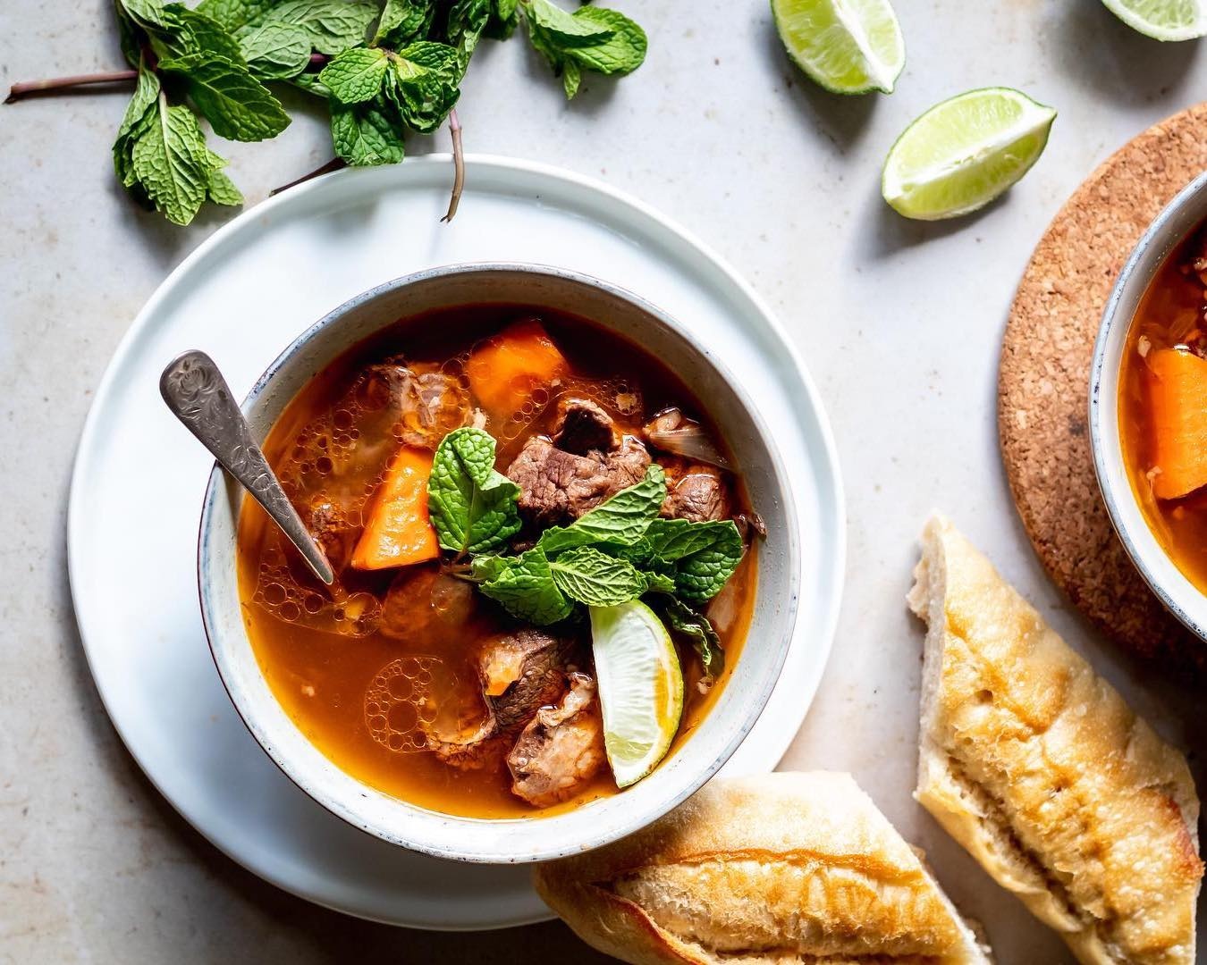 Phong vien NY Times day cach nau bo kho Viet Nam tuyet ngon cho Tet hinh anh