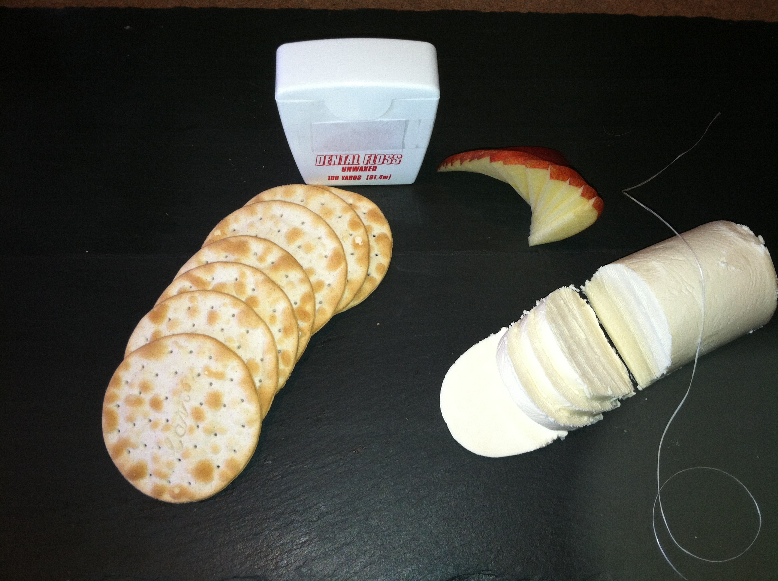 meo nho trong bep anh 4