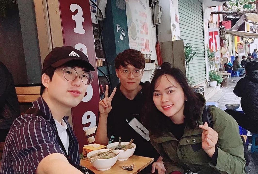 Phong vien quoc te thich thu voi hai san, bun thang Viet Nam hinh anh