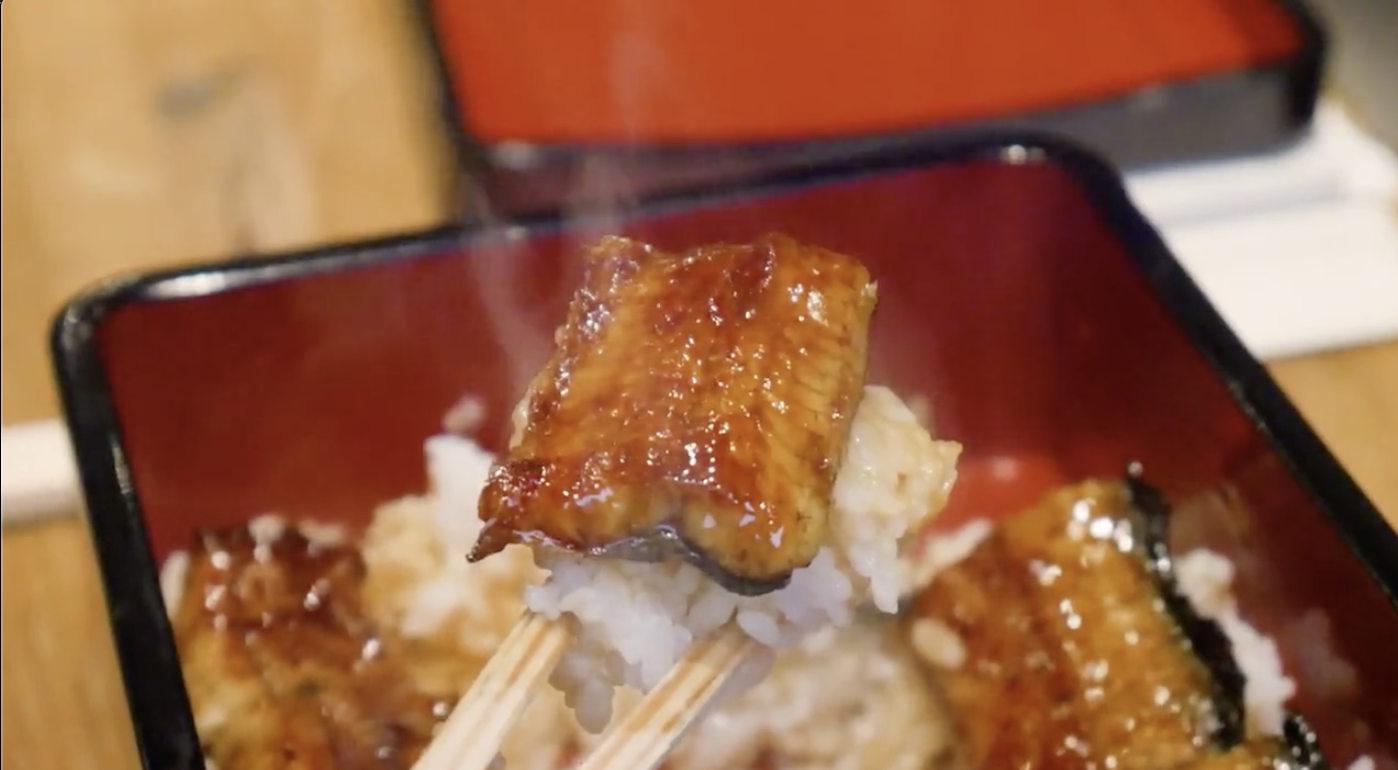 Doc dao nha hang o My chi phuc vu duy nhat mon luon nuong hinh anh