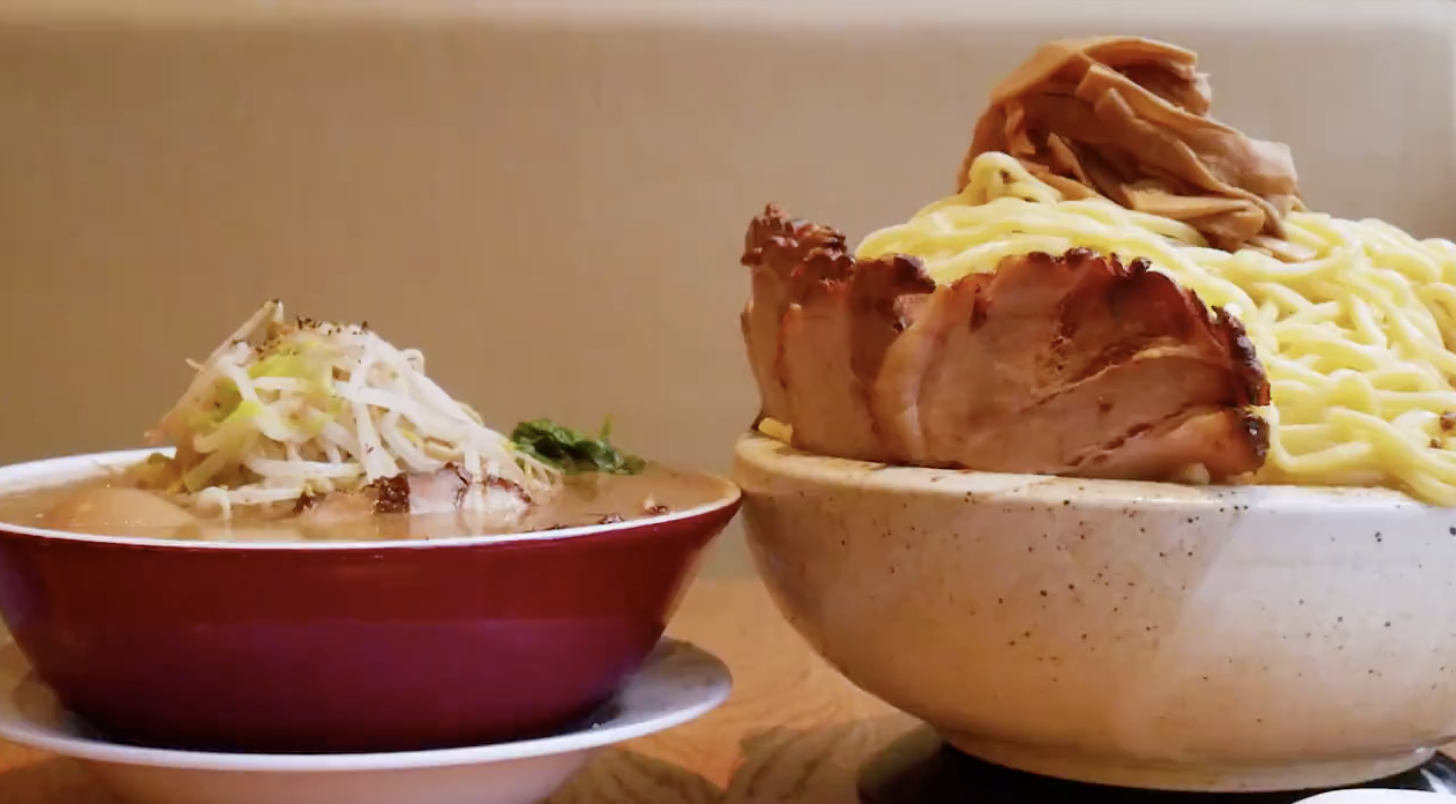 Thu thach 'kho nhan' an bat mi ramen nang gan 4 kg hinh anh