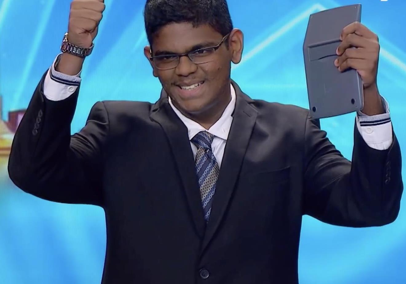 Nam sinh tinh nhanh hon may khien moi nguoi tron mat hinh anh