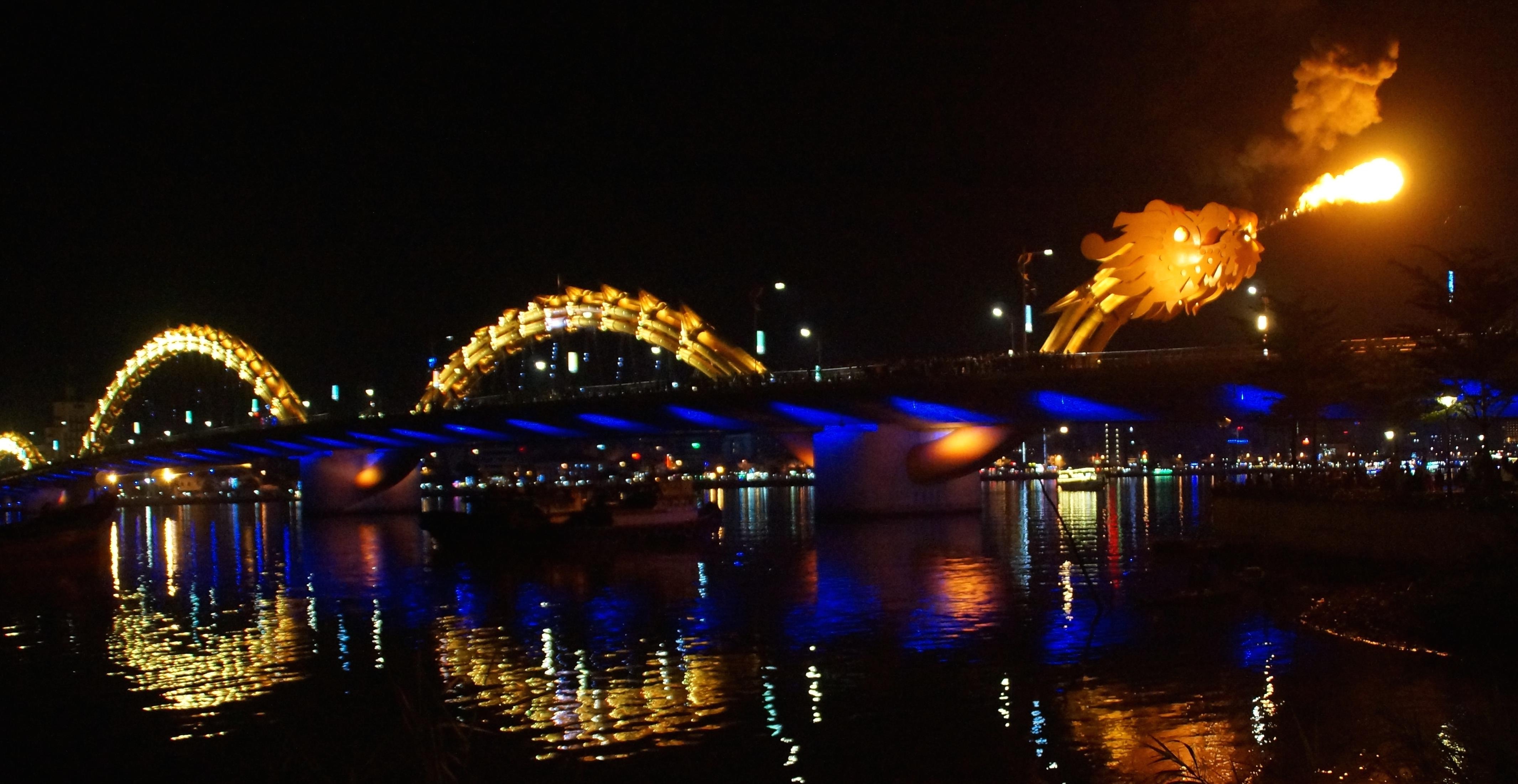 da nang vao top diem den bao My anh 5