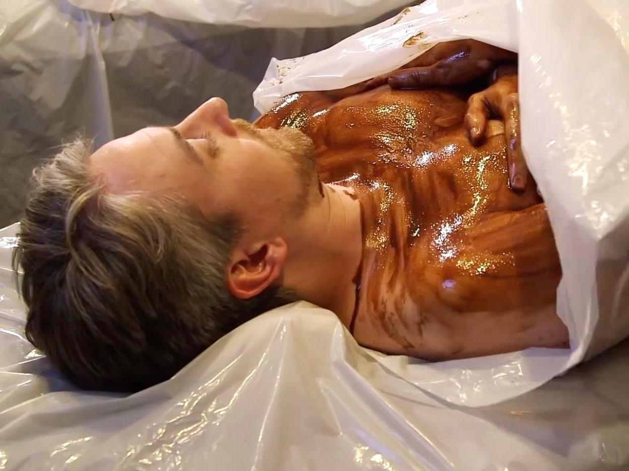 Massage toan than voi chocolate - dich vu thu gian doc dao cua My hinh anh