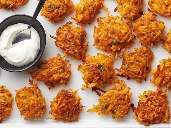 Banh khoai chien de lam cho mon an vat bua xe hinh anh