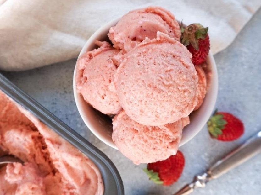 Mot cong thuc cho 4 loai kem hoa qua de lam tai nha hinh anh