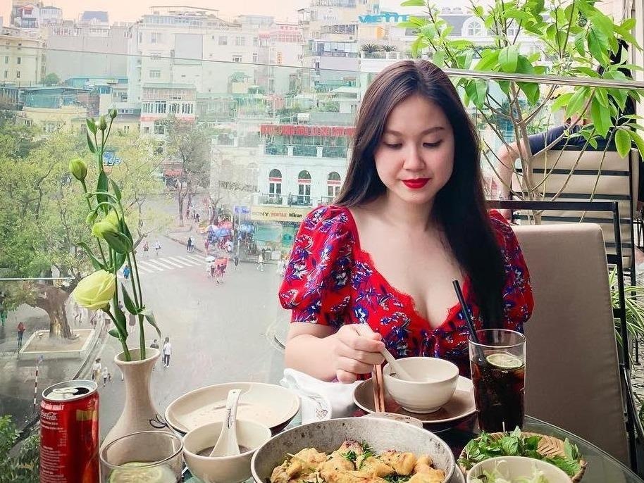 Nghi le o Ha Noi, ghe 4 nha hang sang chanh quanh pho di bo Ho Guom hinh anh