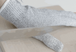 Gang chong dut tay va vat dung bep cho nguoi hau dau hinh anh