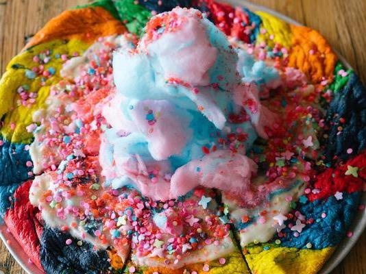 Pizza keo bong va cac kieu sang tao chi co o My hinh anh