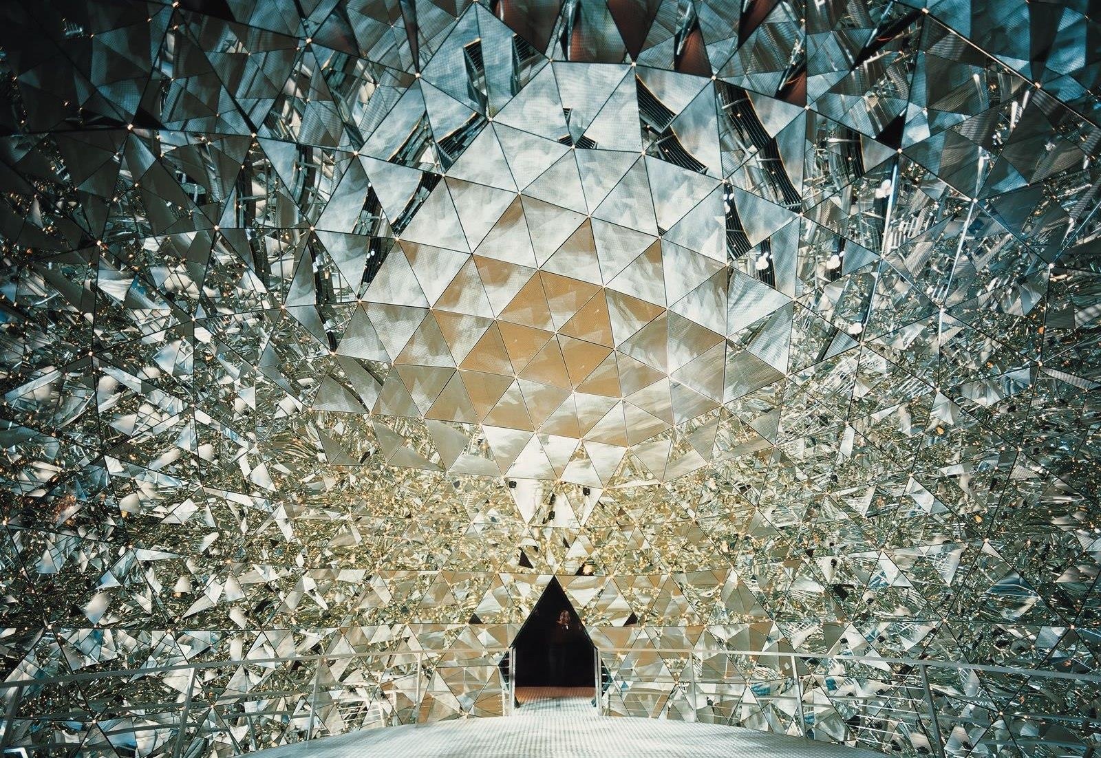 Hang trieu vien pha le trong bao tang sieu thuc o Ao hinh anh