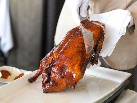 Dau bep cat vit quay Bac Kinh dep mat tai ban the nao? hinh anh