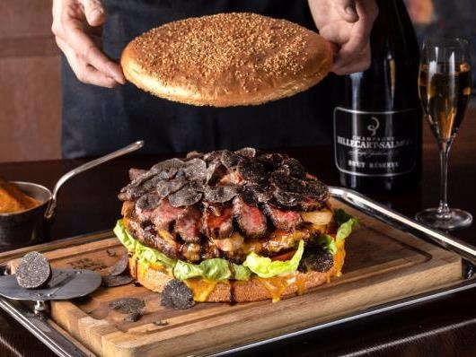 Gan ngong, bo wagyu trong chiec burger gia 1.000 USD hinh anh