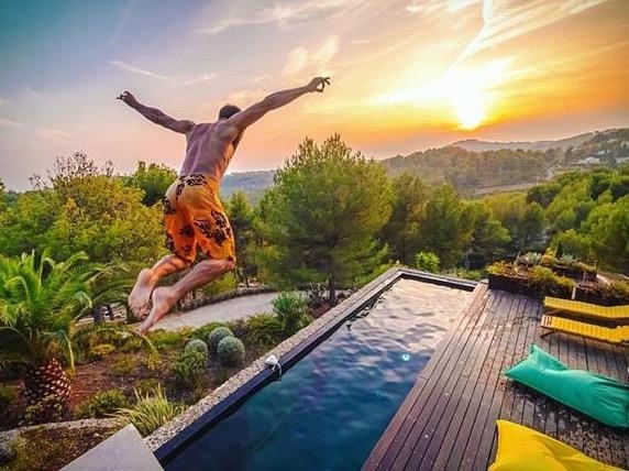 Biet thu sang chanh nuoc Phap hut khach voi ho boi be ca khong lo hinh anh