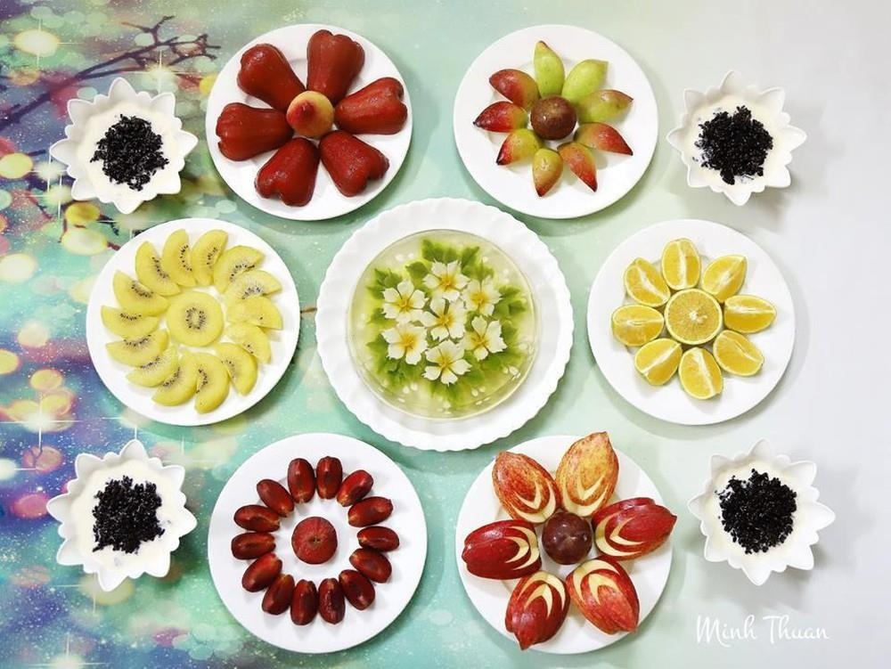 Banh u tro va cac loai hoa qua cho mam cung Tet Doan ngo hinh anh
