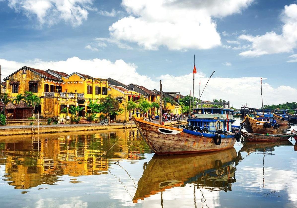 Hoi An dep huyen ao trong thuoc phim cua tap chi du lich My hinh anh