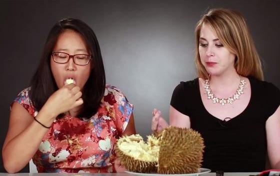 Nguoi nuoc ngoai phan ung the nao khi lan dau an thu sau rieng? hinh anh