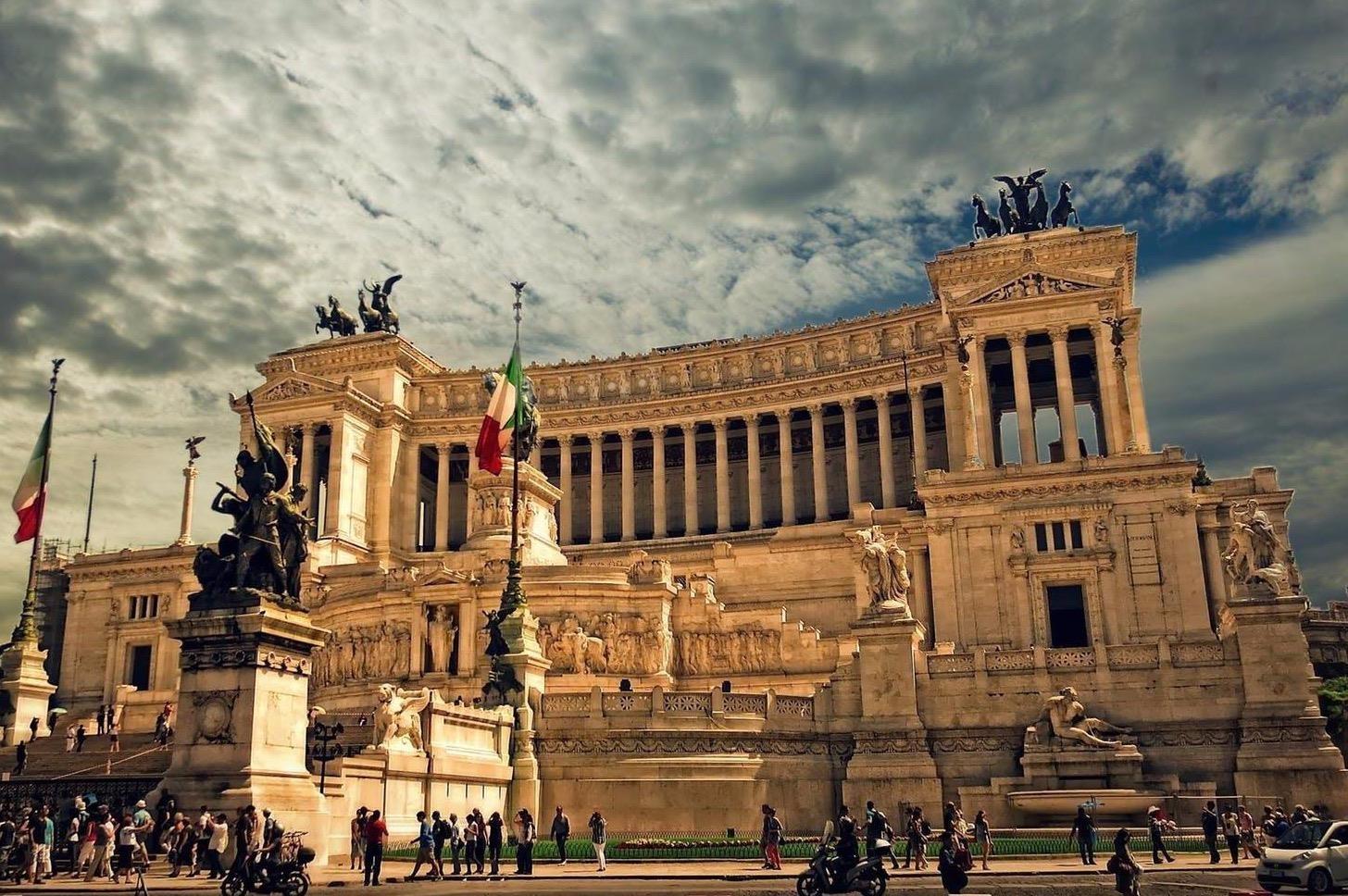 Chiem nguong net co kinh cua thanh pho bat tu Rome hinh anh