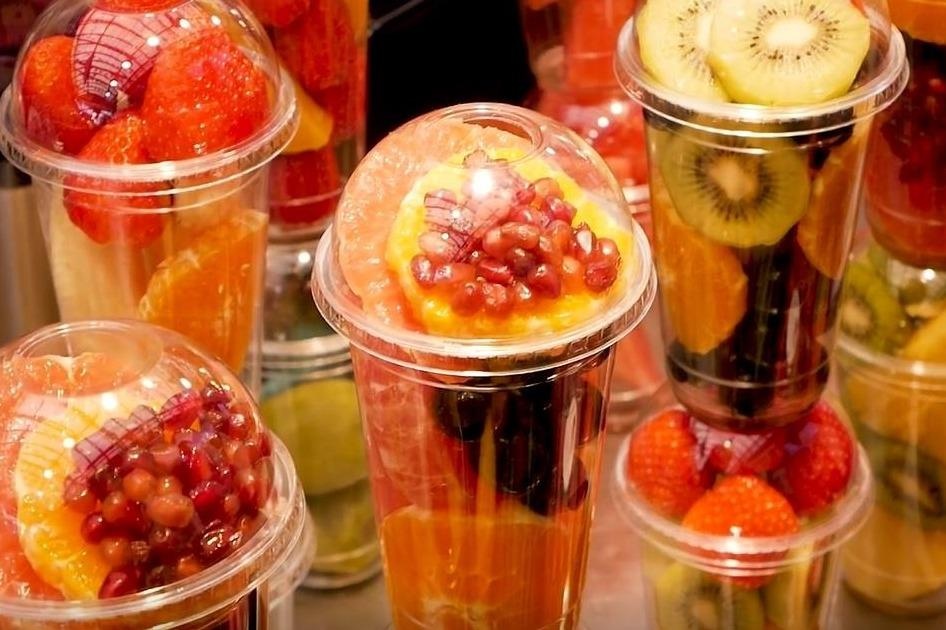 Sinh to, nuoc ep hoa qua tuoi hap dan o cho am thuc Han Quoc hinh anh