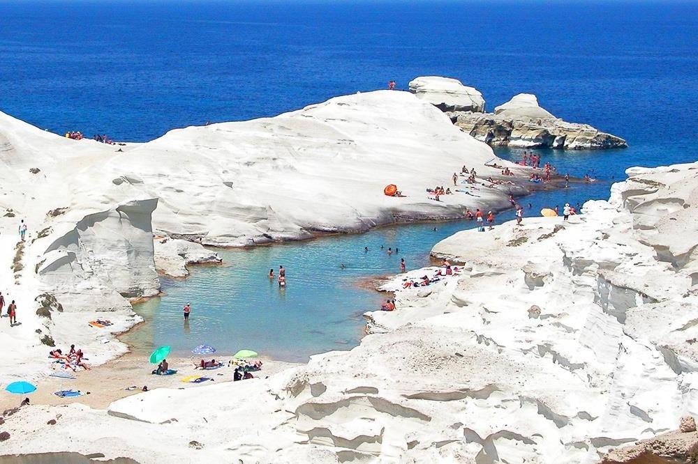 Bai bien duoc vi nhu Mat Trang hut khach o Hy Lap hinh anh