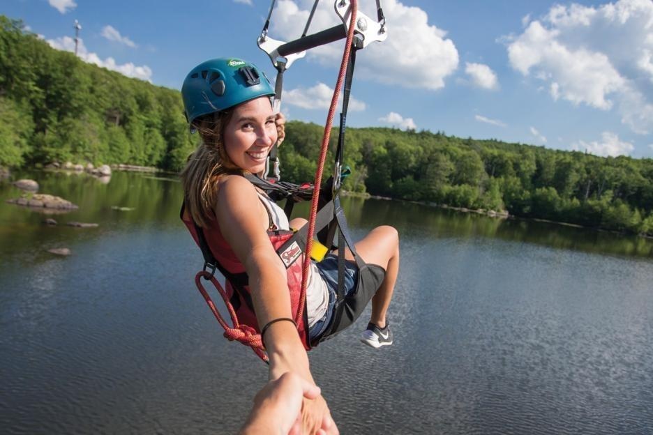 Mao hiem truot toc do 160 km/h tren tuyen zipline nhanh nhat the gioi hinh anh