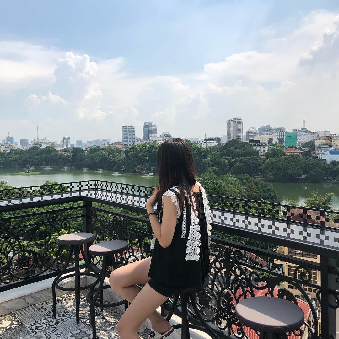 nha hang quanh pho di bo ho Guom anh 14