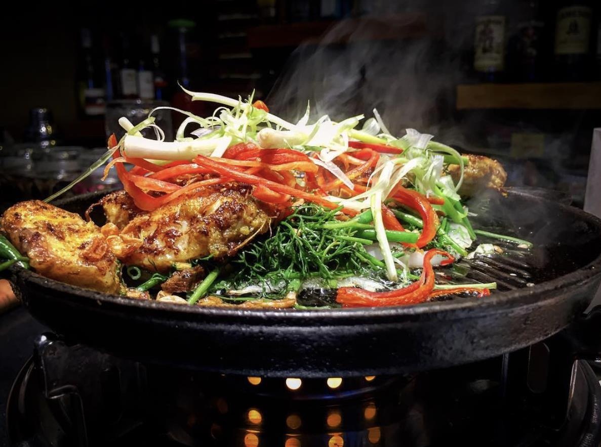 nha hang quanh pho di bo ho Guom anh 12