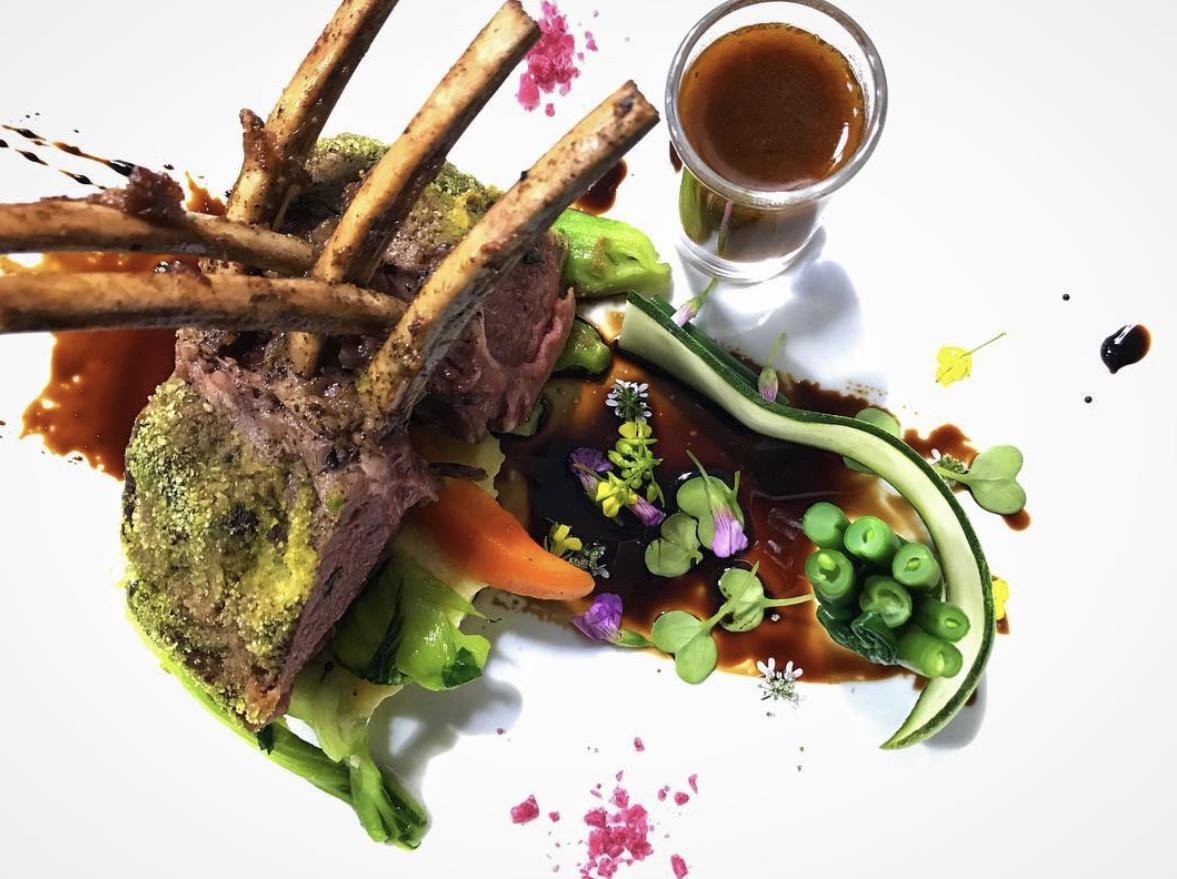 nha hang quanh pho di bo ho Guom anh 11