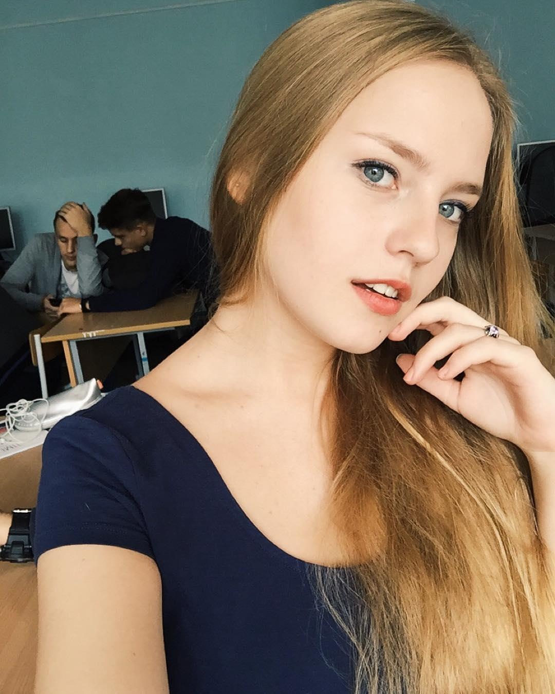 nu giao vien noi tieng mang xa hoi anh 14