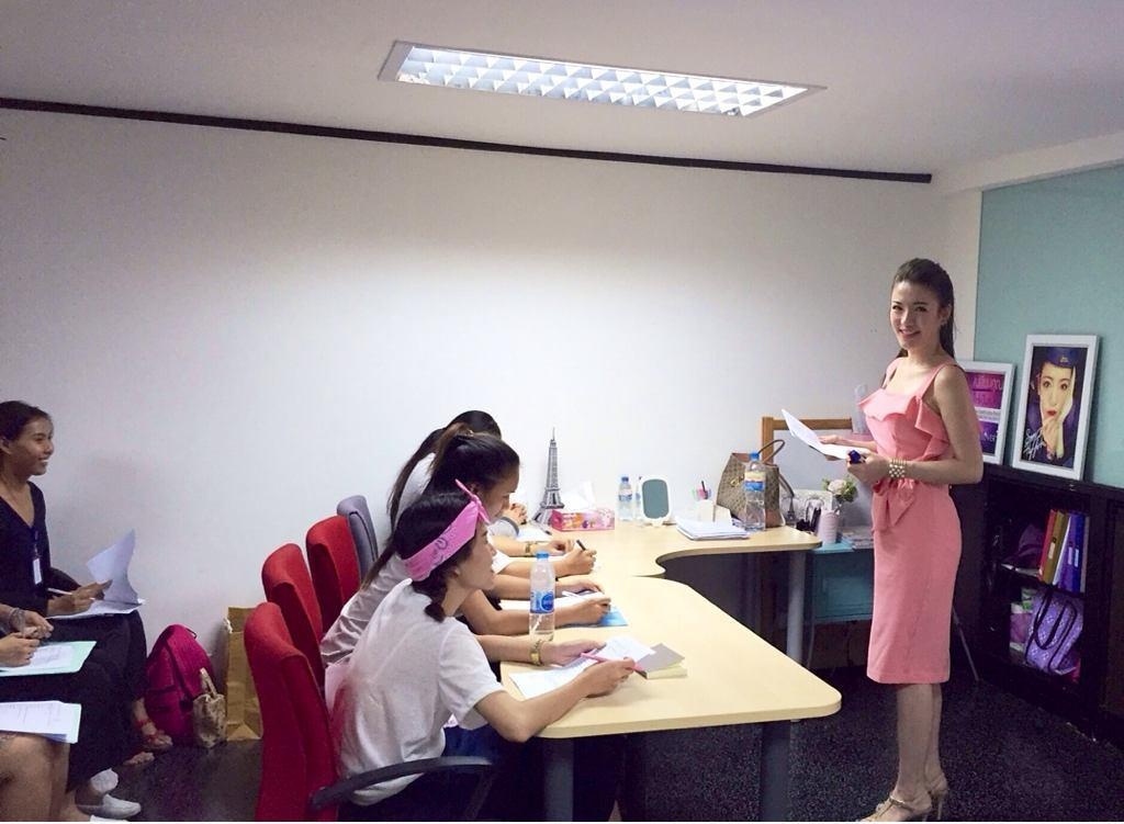 nu giao vien noi tieng mang xa hoi anh 5