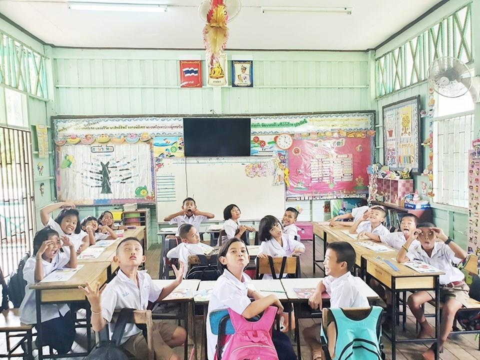 nu giao vien noi tieng mang xa hoi anh 13