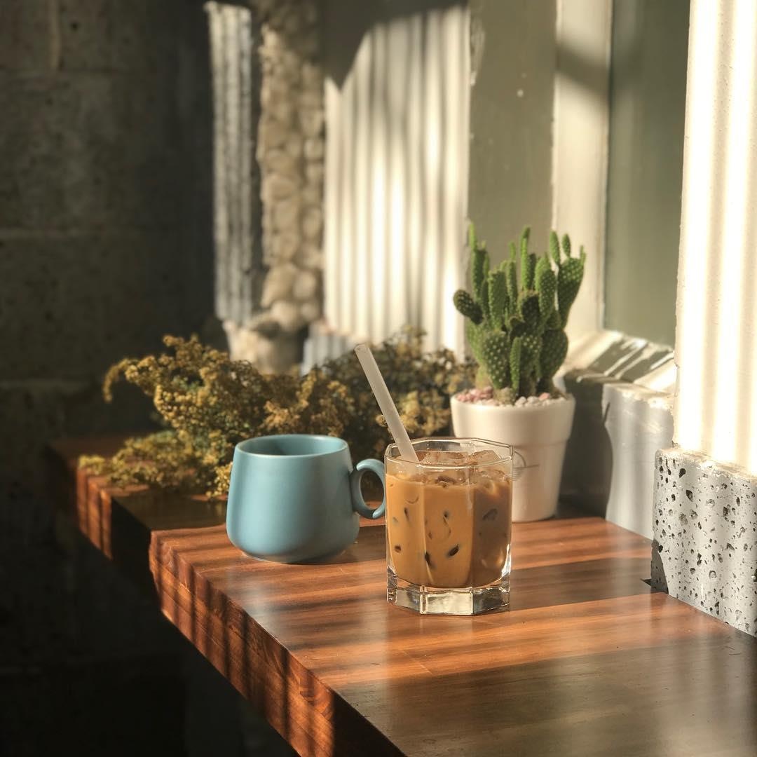 khach tay an tuong voi thuc uong gi anh 1