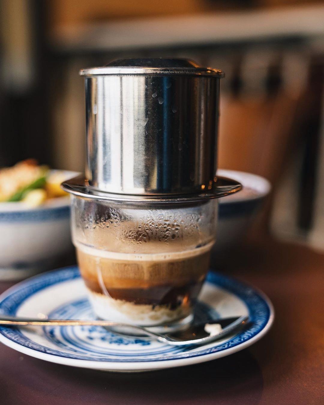 khach tay an tuong voi thuc uong gi anh 2