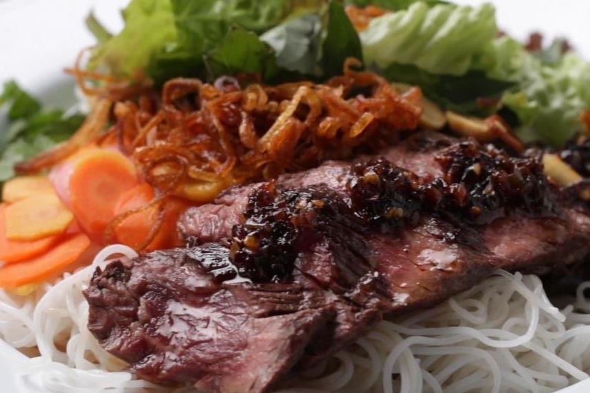 Lam the nao de nau bun bo sa ot chat luong hon nha hang? hinh anh