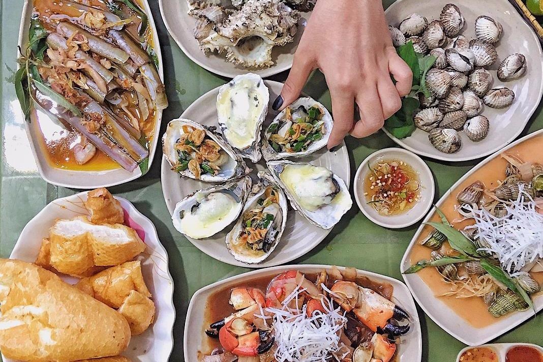 Ngay mat, den ngay 4 quan oc ngon du mon, ngap hai san o Ha Noi hinh anh