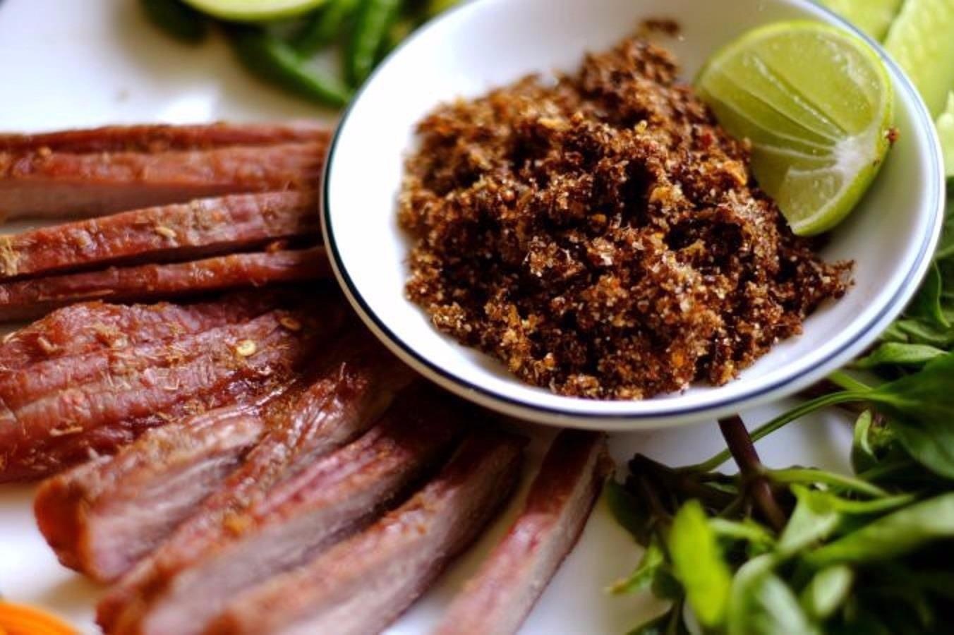 Muoi kien vang la dac san vung nao o Viet Nam? hinh anh