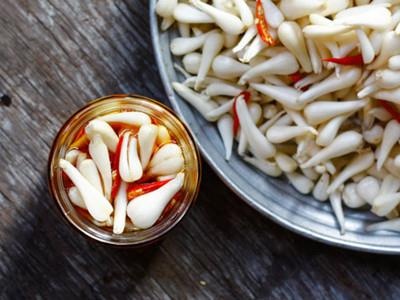 Cach muoi cu kieu chua ngot, gion ngon chong ngay hinh anh