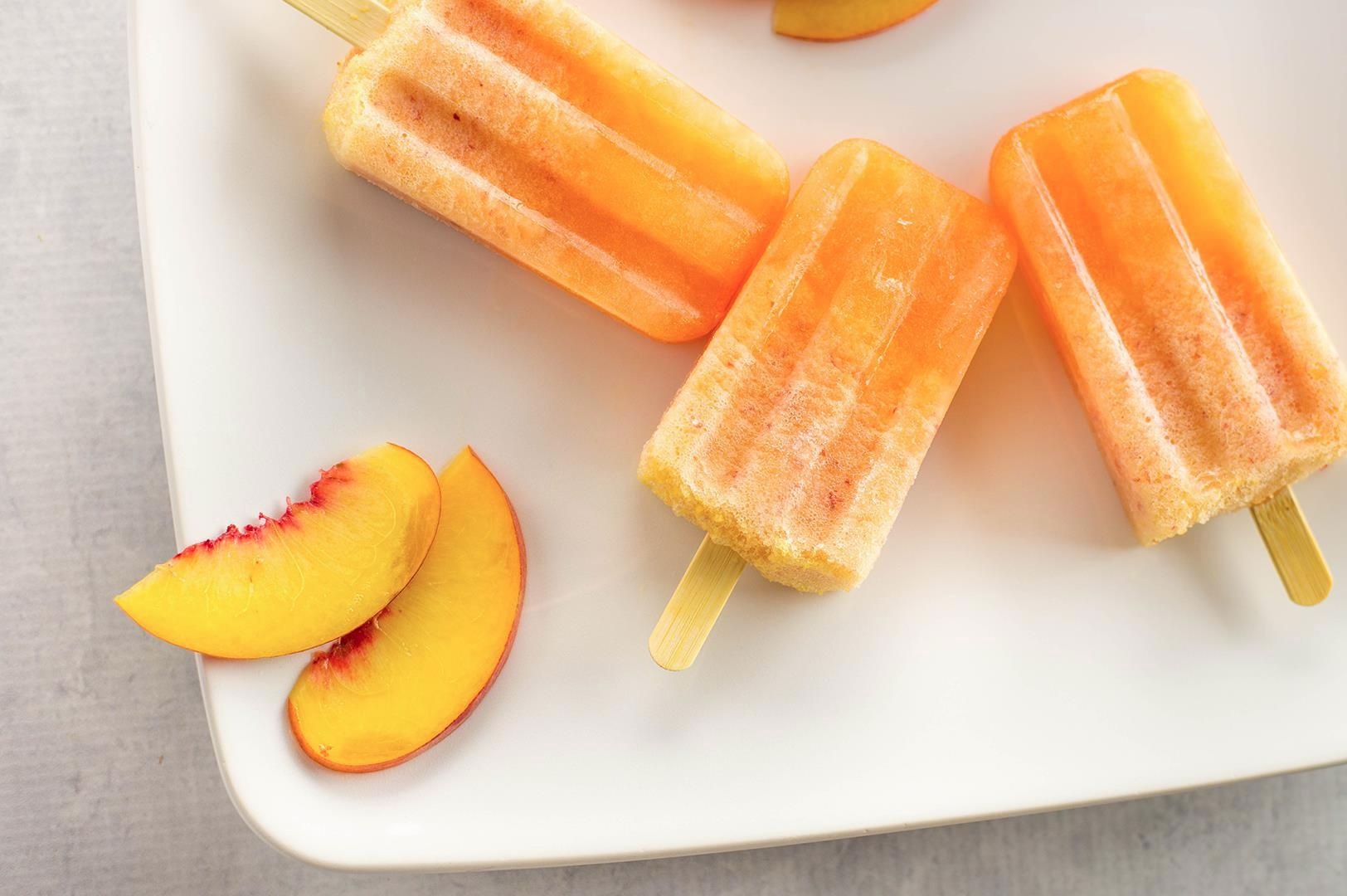 Tu lam kem hoa qua mat lanh dai gia dinh ngay nong hinh anh