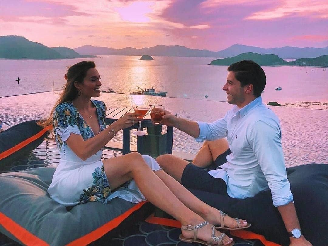 Quay bar tren cao giua be boi vo cuc sang chanh nhat Phuket hinh anh