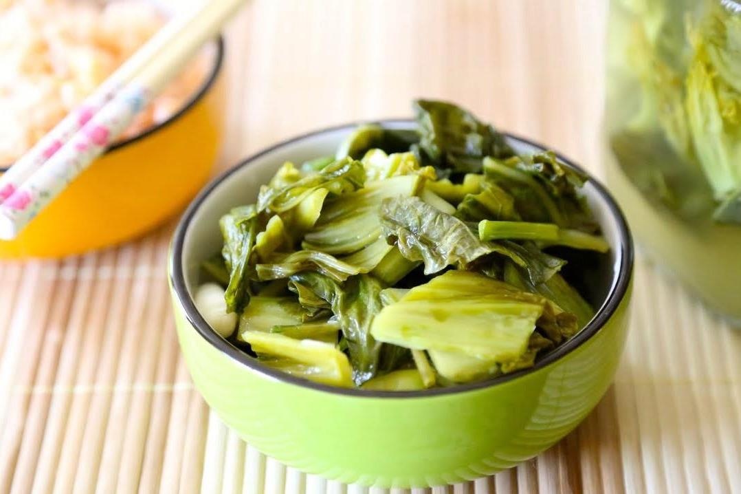 Cach muoi dua cai be vang ong, chua gion tai nha hinh anh