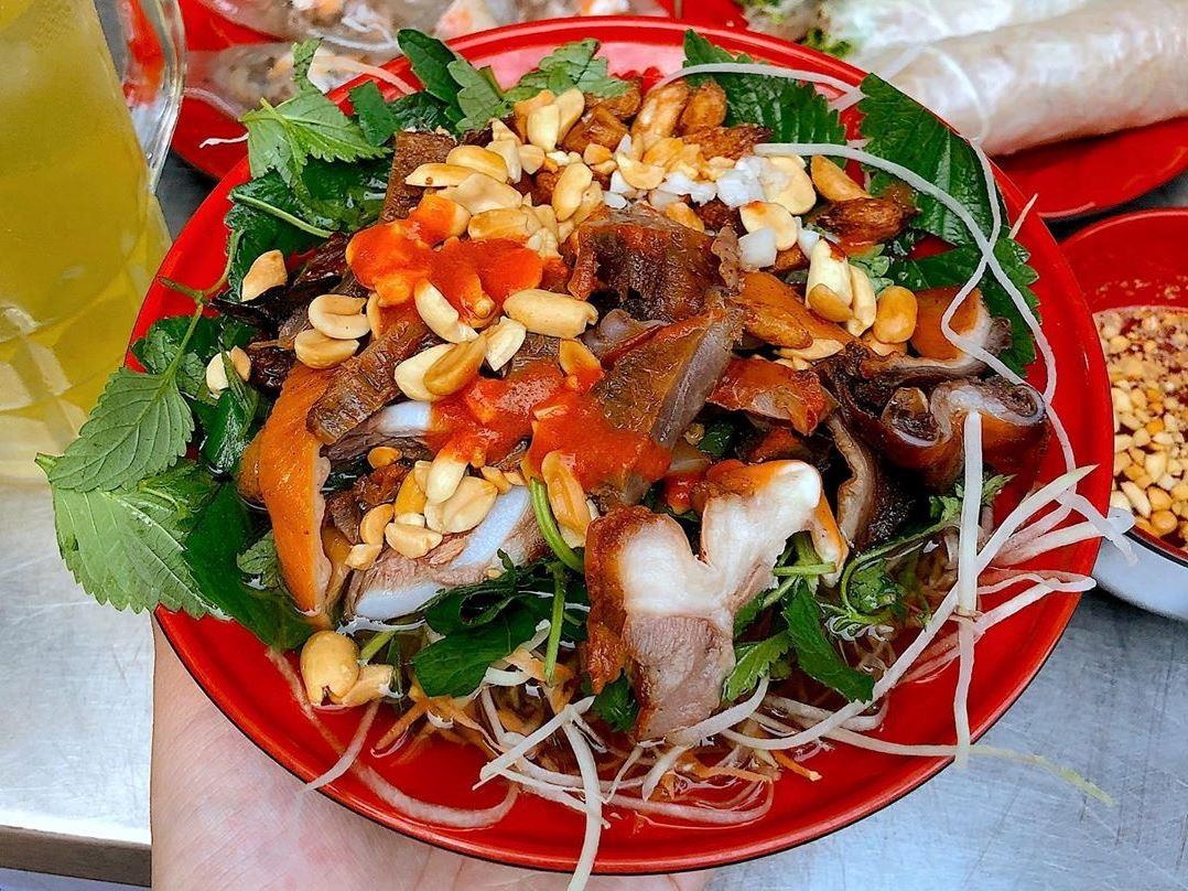 6 quan qua chieu cho hoi me an vat lai rai o Ha Noi hinh anh