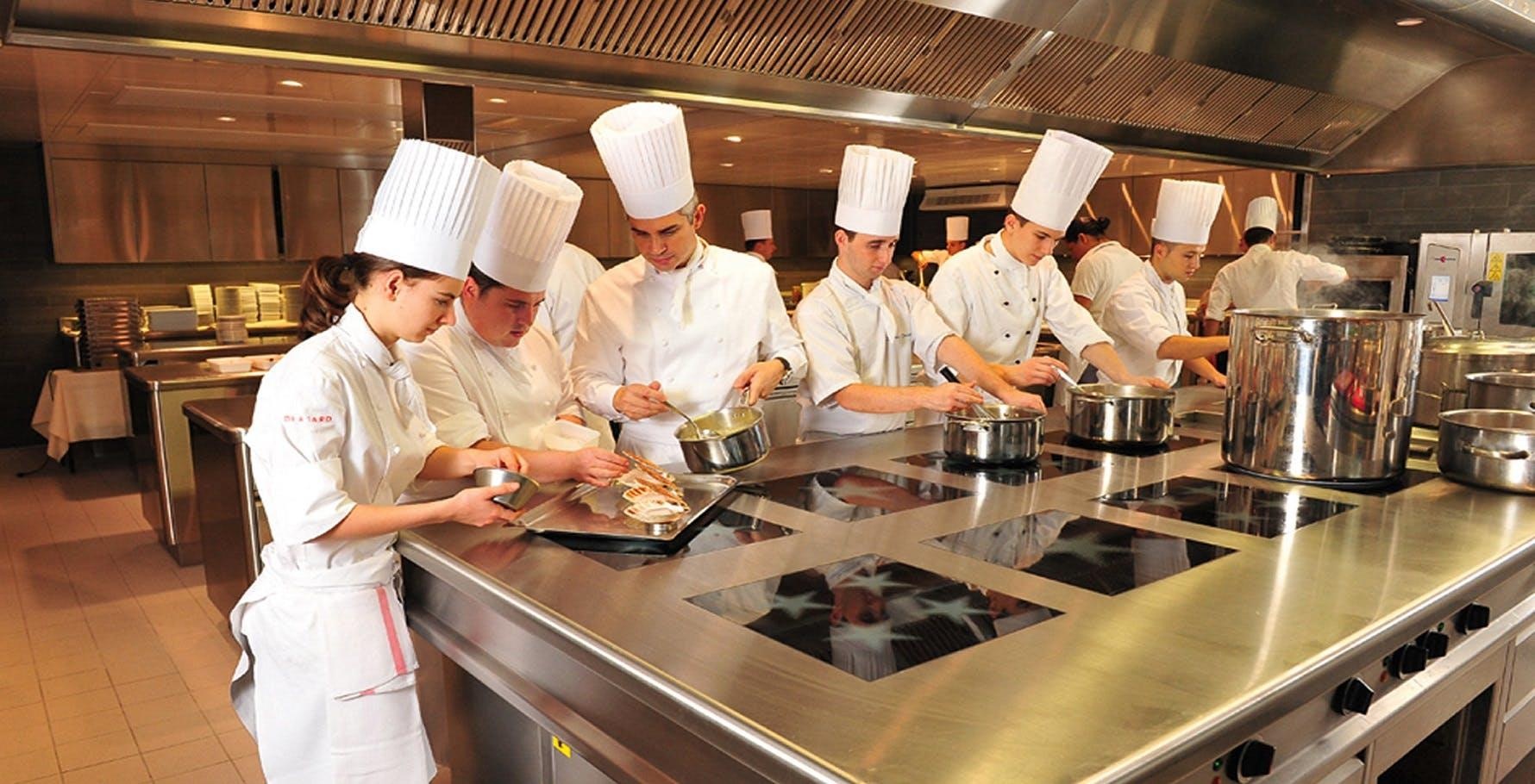 nha hang dem sang nhat the gioi anh 6