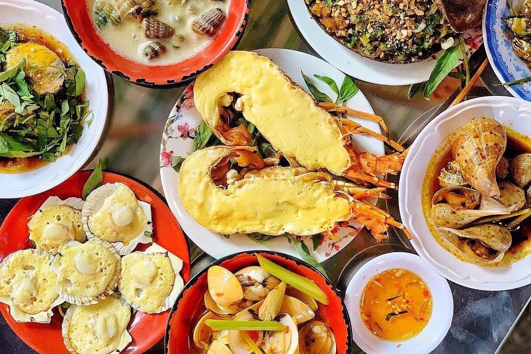 Oc chao, hai san du loai va cac mon hut tin do sanh an o TP.HCM hinh anh